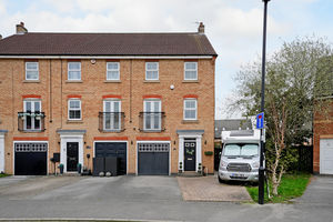 Oxclose Park Way Halfway